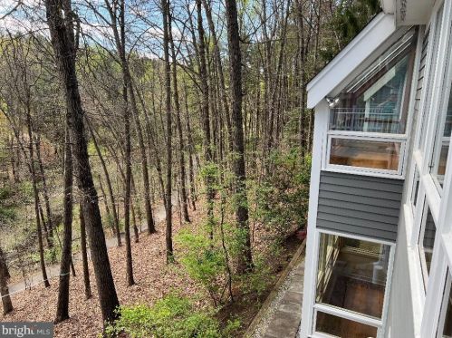 11103 Glade Dr, Herndon VA 20191-4707 exterior