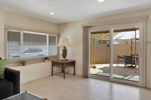 70 Santa Monica St, Palm Springs CA  92264-5257 exterior