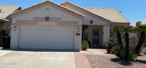 1089 Elgin St, Chandler, AZ 85224-7568