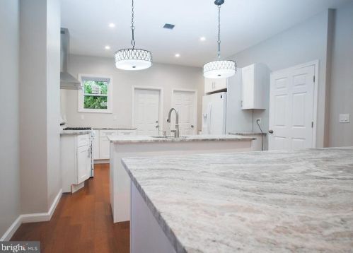 1054 Stuyvesant Ave, Trenton NJ  08618-3458 exterior