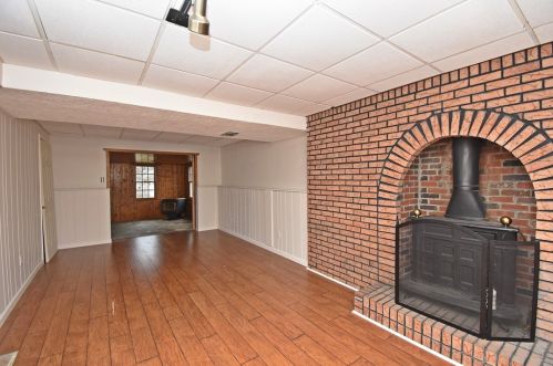 1105 Sodbury Dr, Library PA  15129-9441 exterior