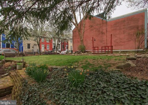 409 Boas St, Harrisburg PA 17103-1716 exterior