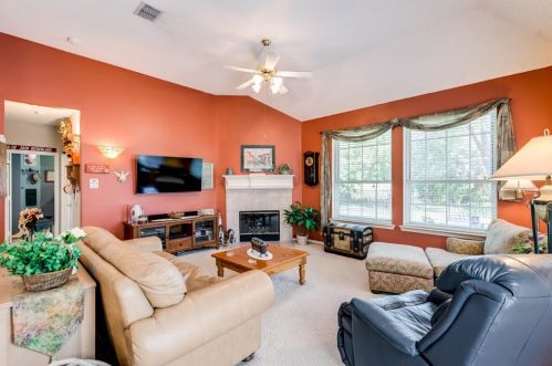 833 Pinnacle Cir, Lewisville TX 75077-2537 exterior