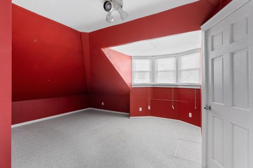 3023 Oakland Ave, Milwaukee WI 53211-3233 exterior