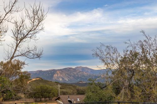 1019 Bremen Way, Alpine, CA 91901-2887