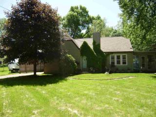208 Frederic Ave, Waterloo, IA 50701-4110