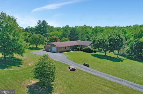 2204 Brook Creek Rd, Toms Brook VA  22660-2544 exterior