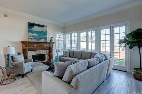 42 Hillsdale Dr, Newport Beach, CA 92660-4234