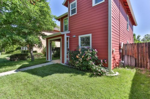 221 Red Bud Ln, Winters, CA 95694-2143