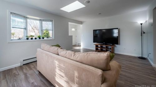 52 Summer St, Waterford CT  06385-2333 exterior