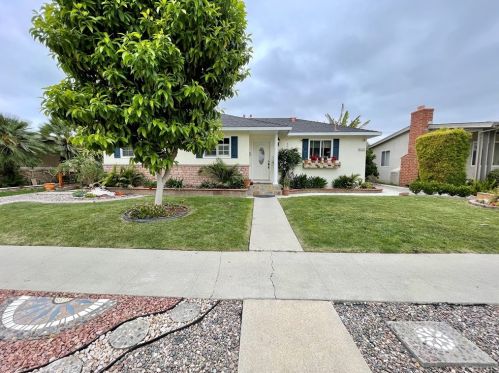 2345 Palo Verde Ave, Long Beach CA  90815-2358 exterior