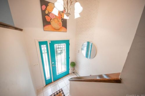 22 Devonshire Dr, Waterford CT  06385-1702 exterior