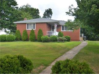 588 Short St, Greensburg PA  15601-5713 exterior
