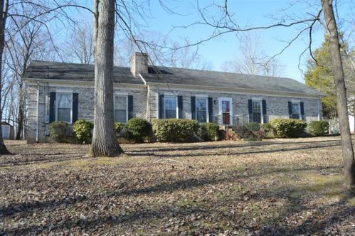 112 Redbud Dr, Dickson, TN 37055-2957