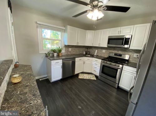 26 Auburn Dr, New Castle DE 19720-2305 exterior