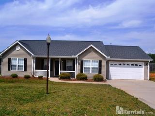 6 Long Pond Ct, Greer SC  29651-4884 exterior