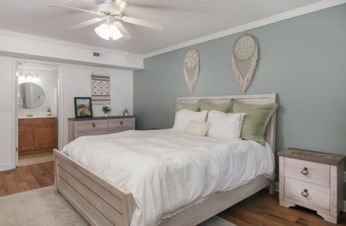 1404 School House Rd, Mount Pleasant SC  29464-3844 exterior