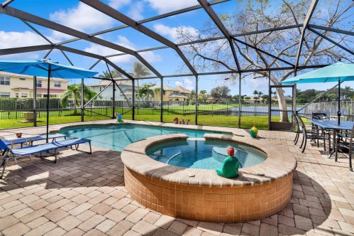 7219 Serrano Ter, Delray Beach FL  33446-2200 exterior
