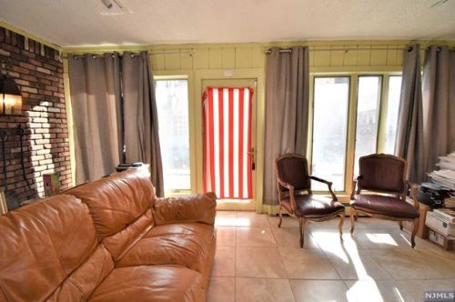 26 Elmwood Ter, Elmwood Park NJ  07407-1729 exterior