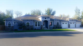1107 22nd Ave, Kennewick WA  99337-7819 exterior