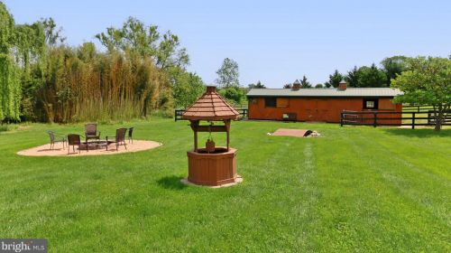 12760 Beebe Ct, Lovettsville VA  20180-2778 exterior