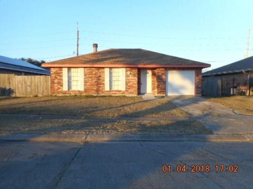 7408 Runnymede Dr, Marrero, LA 70072-4409