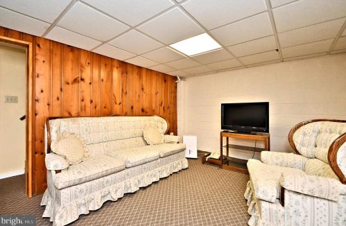 325 Lewis Rd, Limerick PA 19468-1510 exterior