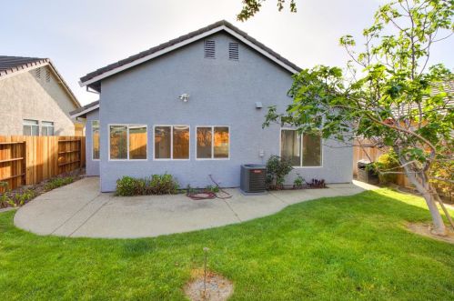 8635 Windsor Point Way, Elk Grove CA  95624-3431 exterior