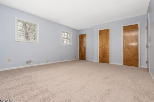 31 Hillery Dr, Roxbury Township NJ  07836-9527 exterior