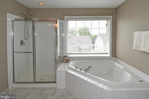 6022 Slippery Rock Rd, Haymarket VA  20169-3312 exterior