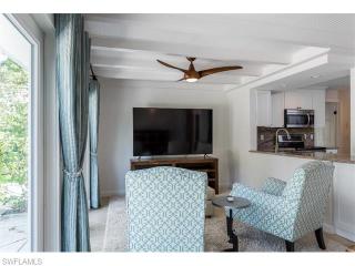 1645 Mullet Ct, Naples FL  34102-1526 exterior