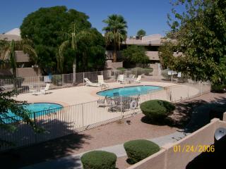 810 Colter St, Phoenix AZ 85014-3135 exterior