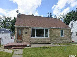 234 Albertson Pl, Garden City, NY 11501-4632
