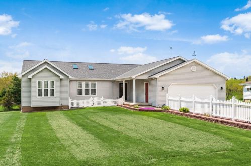 2865 Mcfarland Dr, Zanesville, OH 43701-9083