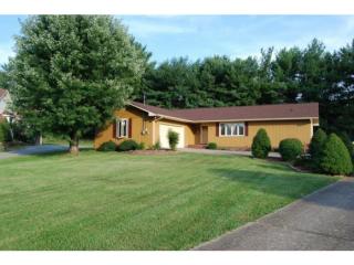 135 Meadow Glade Cir, Kingsport, TN 37663-2876