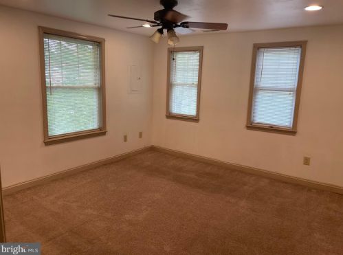 18 Chapel Ave, Camden NJ  08109-5102 exterior