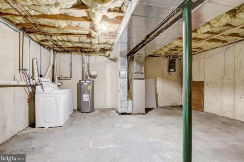 53 Vlg Dr, Collegeville PA  19473-2314 exterior