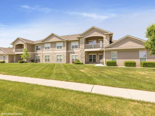 2402 Oak Dr, Ankeny, IA 50021-4640