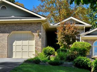 925 Kanuga Rd, Hendersonville NC  28739-5664 exterior
