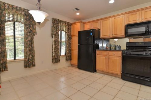 73 Jamie Ct, Airmont NY  10901-7016 exterior