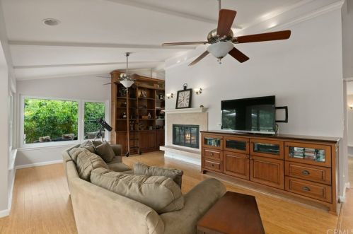 1539 Avolencia Dr, Fullerton CA 92835-3717 exterior