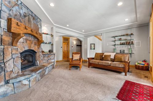 14115 Ski Slope Way, Truckee CA  96161-7030 exterior