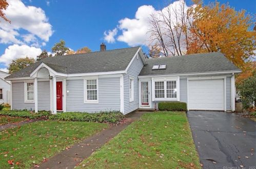 22 Allen Rd, North Haven, CT 06473-1424