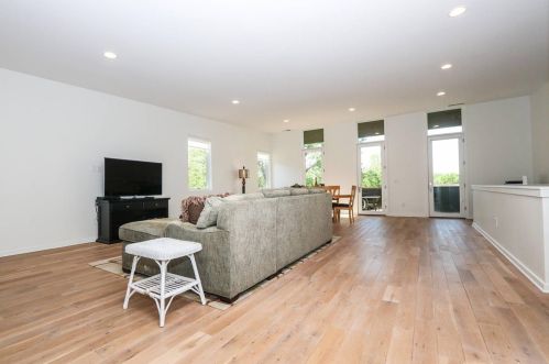 2872 Erie Ave, Cincinnati OH 45227-2735 exterior