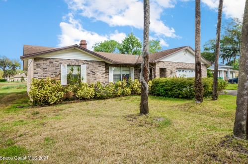 2058 King Richard Dr, Titusville, FL 32796-1079