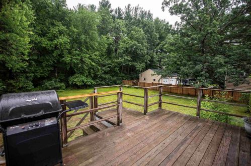 9 Mulberry Rd, Salem NH  03079-3801 exterior