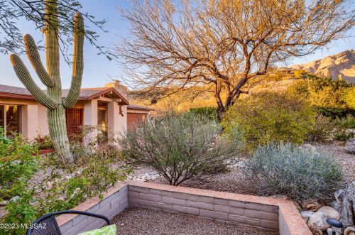 6835 Mcfall Crags Pl, Tucson, AZ 85718-2338