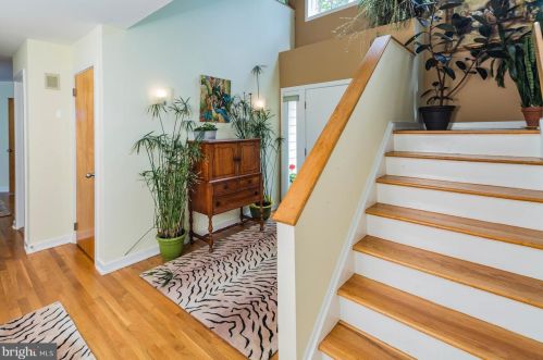24 Andrews Ln, Princeton NJ  08540-7633 exterior