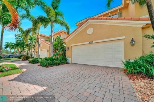 5010 Dulce Ct, West Palm Beach, FL 33418-8923