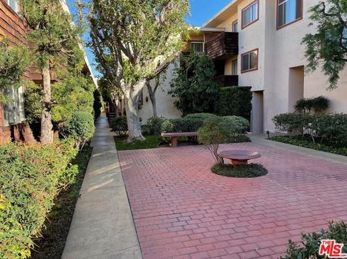 5414 Newcastle Ave, Van Nuys CA 91316-2015 exterior